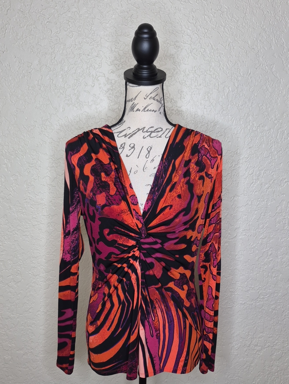 Natori Multicolored Twist Detail Top Size M